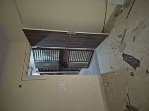 Furnished Amenities in 1.5 BHK Builder Floor at Mayur Vihar – for Sale