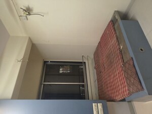 Furnished Amenities in 2 BHK Apartment at Sion East – for Rent