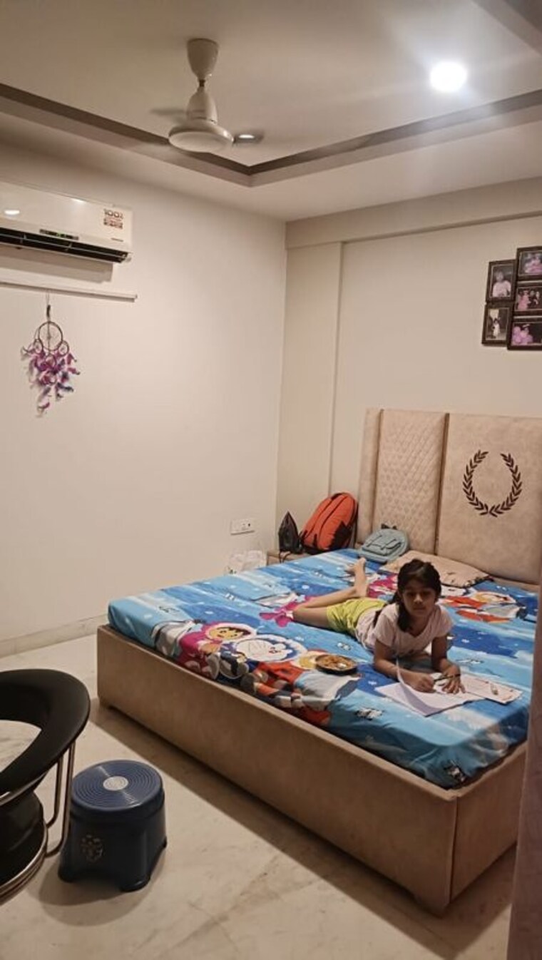 Bedroom, choma 4 Bedroom 360 Sq.Yd. Builder Floor In Choma Gurgaon 10483693