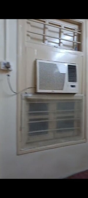 Furnished Amenities in 2 BHK Apartment at Sion – for Rent