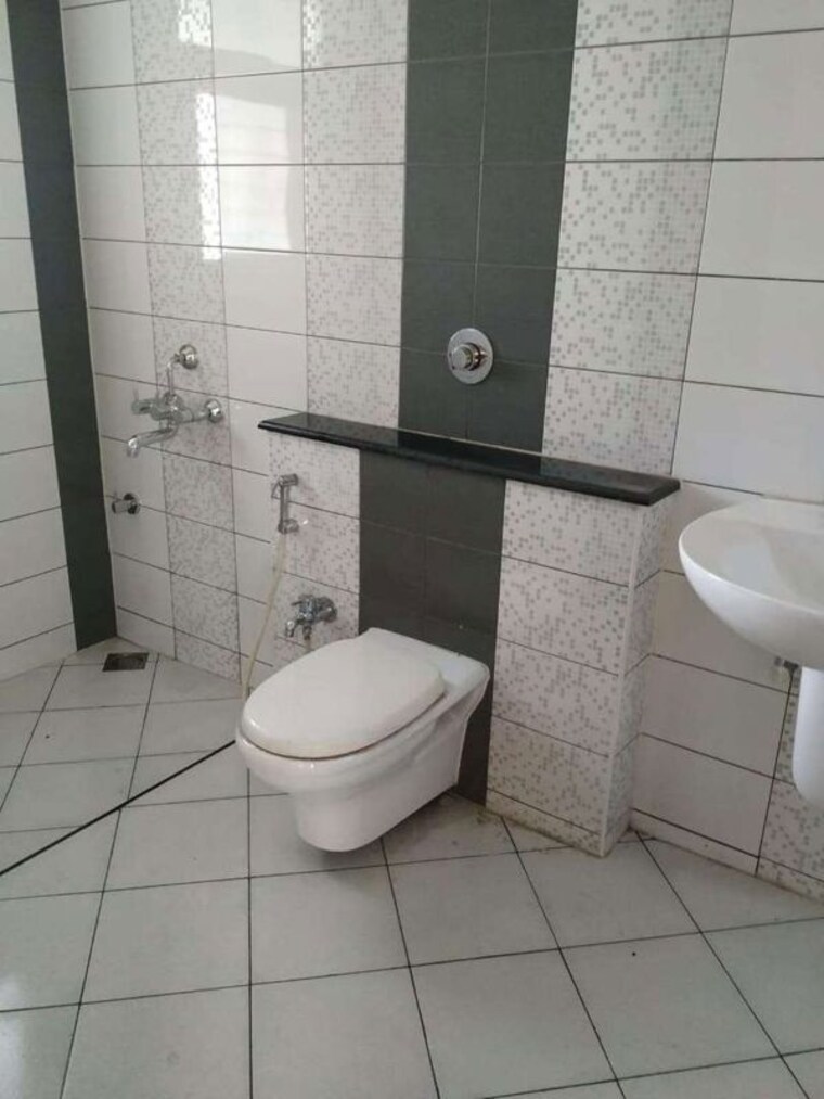 Bathroom, sobha-carnation-pune 3.5 Bedroom 2165 Sq.Ft. Apartment In Kondhwa Pune 10456139