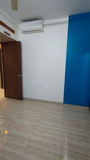 Room in 2 BHK Apartment at Lodha Palava Downtown Dombivli East, Dombivli East – for Rent