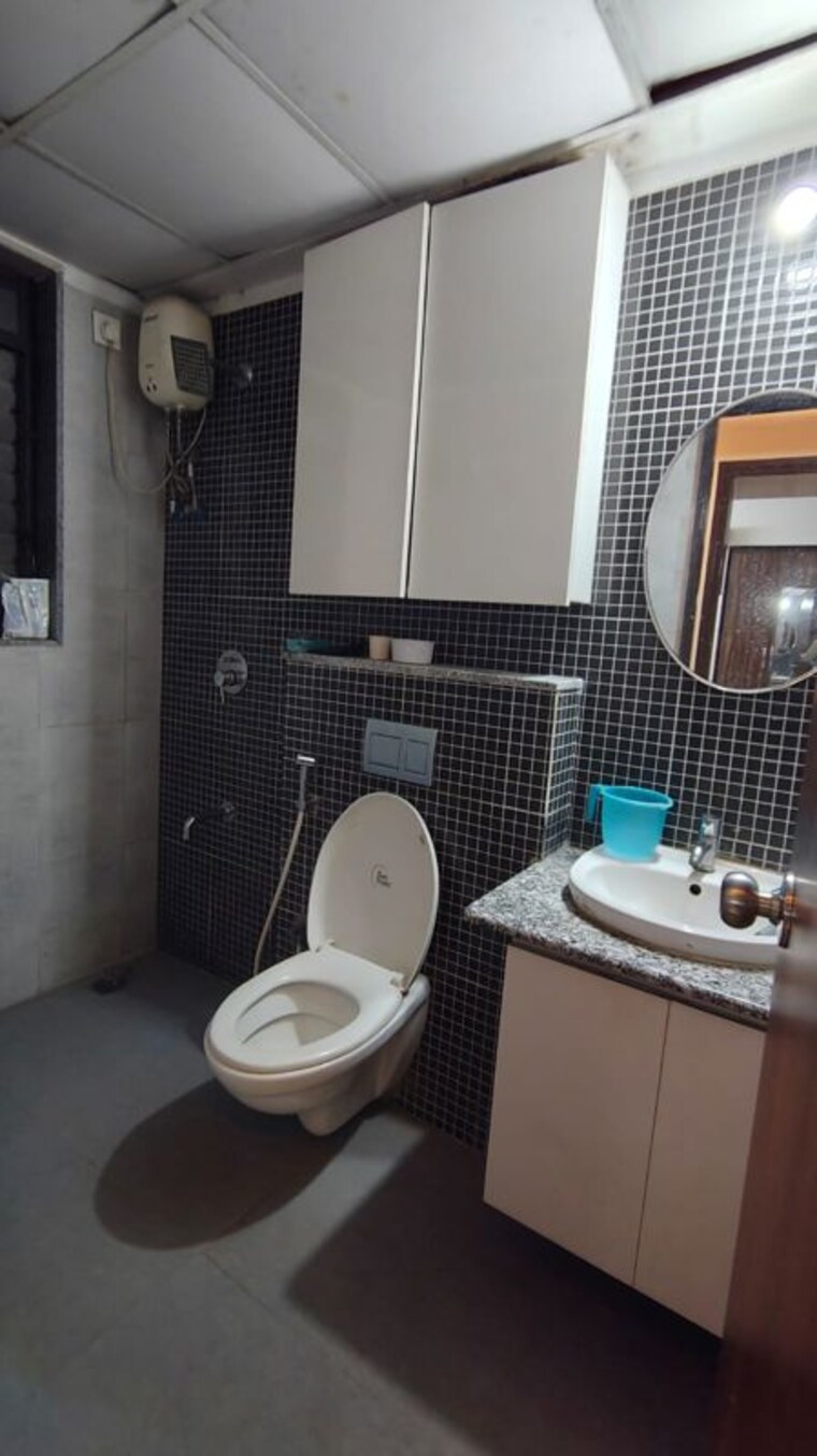 Bathroom, lodha-palava-downtown-dombivli-east 2 Bedroom 734 Sq.Ft. Apartment In Dombivli East Thane 10483869