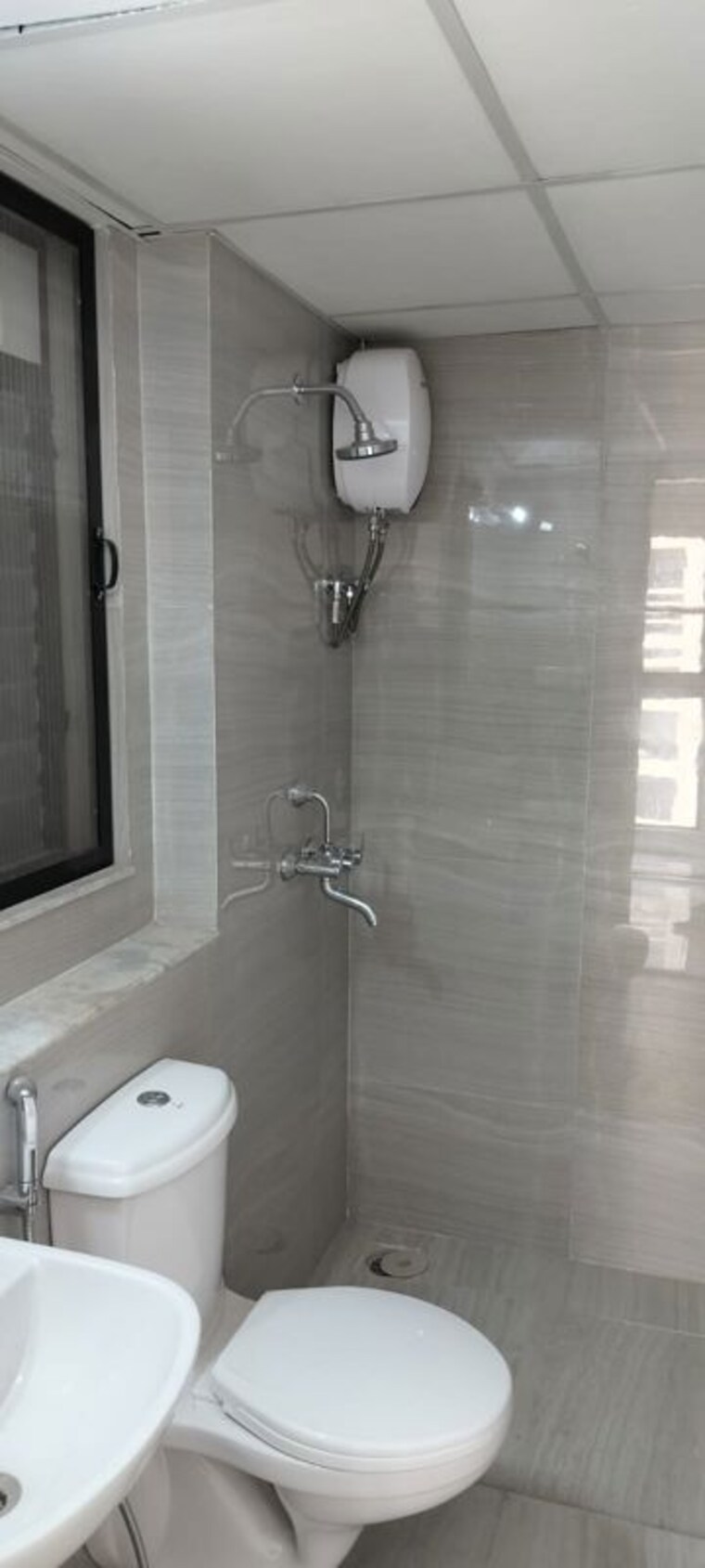 Bathroom, runwal-gardens-phase-2 2 Bedroom 670 Sq.Ft. Apartment In Dombivli East Thane 10483872