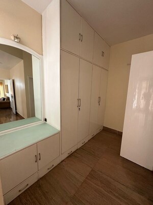 Room in 4 BHK Independent House at High Grounds – for Rent