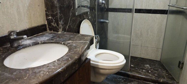 Bathroom, aristo-pearl-residency 3 Bedroom 1210 Sq.Ft. Apartment In Prabhadevi Mumbai 10483915