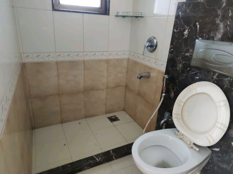 Bathroom, aristo-pearl-residency 3 Bedroom 1250 Sq.Ft. Apartment In Prabhadevi Mumbai 10483917