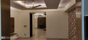 Room in 3 BHK Apartment at Unitech South City II, Sector 50 – for Rent