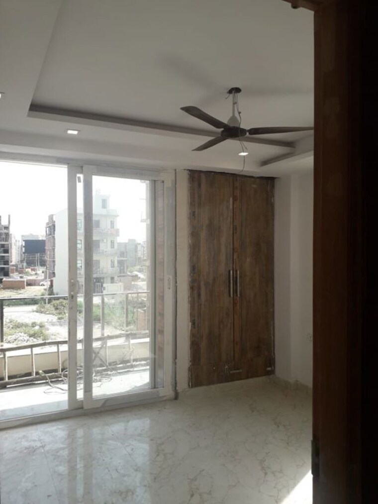 Room, unitech-south-city-ii 3 Bedroom 2000 Sq.Ft. Apartment In Sector 50 Gurgaon 10483920