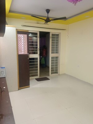 Room in 2 BHK Apartment at Shriram La Tierra, Vishrantwadi – for Rent