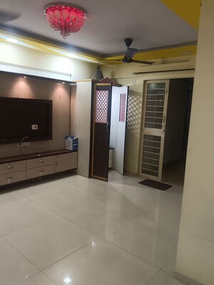 Room in 2 BHK Apartment at Shriram La Tierra, Vishrantwadi – for Rent