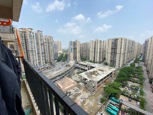 2.5 BHK Apartment For Rent in Gaur City 2 - 12th Avenue, Sector 16c Greater Noida