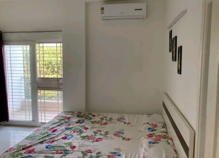 Bedroom, paramount-golf-forest-studio-apartments-oak-tower 3 Bedroom 2185 Sq.Ft. Apartment In Zeta I Greater Noida Greater Noida 10483882