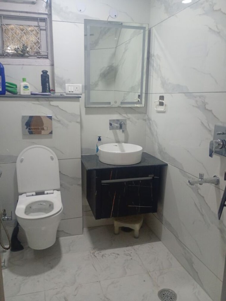 Bathroom, sector 10 dwarka 4 Bedroom 2100 Sq.Ft. Apartment In Sector 10 Dwarka Delhi 10484010