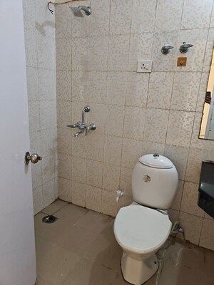 Bathroom in 2 BHK Builder Floor at Unitech Arcadia, South City 2 – for Rent