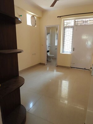 Living Room in 2 BHK Builder Floor at Unitech Arcadia, South City 2 – for Rent