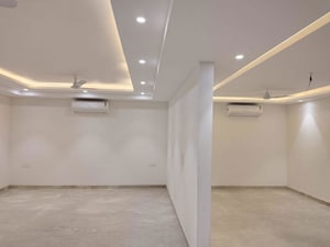 Building Lobby in 3 BHK Builder Floor at Auram Floor, South City 2 – for Rent