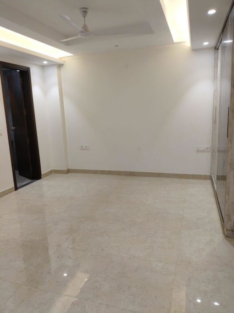 Room, auram-floor 3 Bedroom 3500 Sq.Ft. Builder Floor In South City 2 Gurgaon 10484021