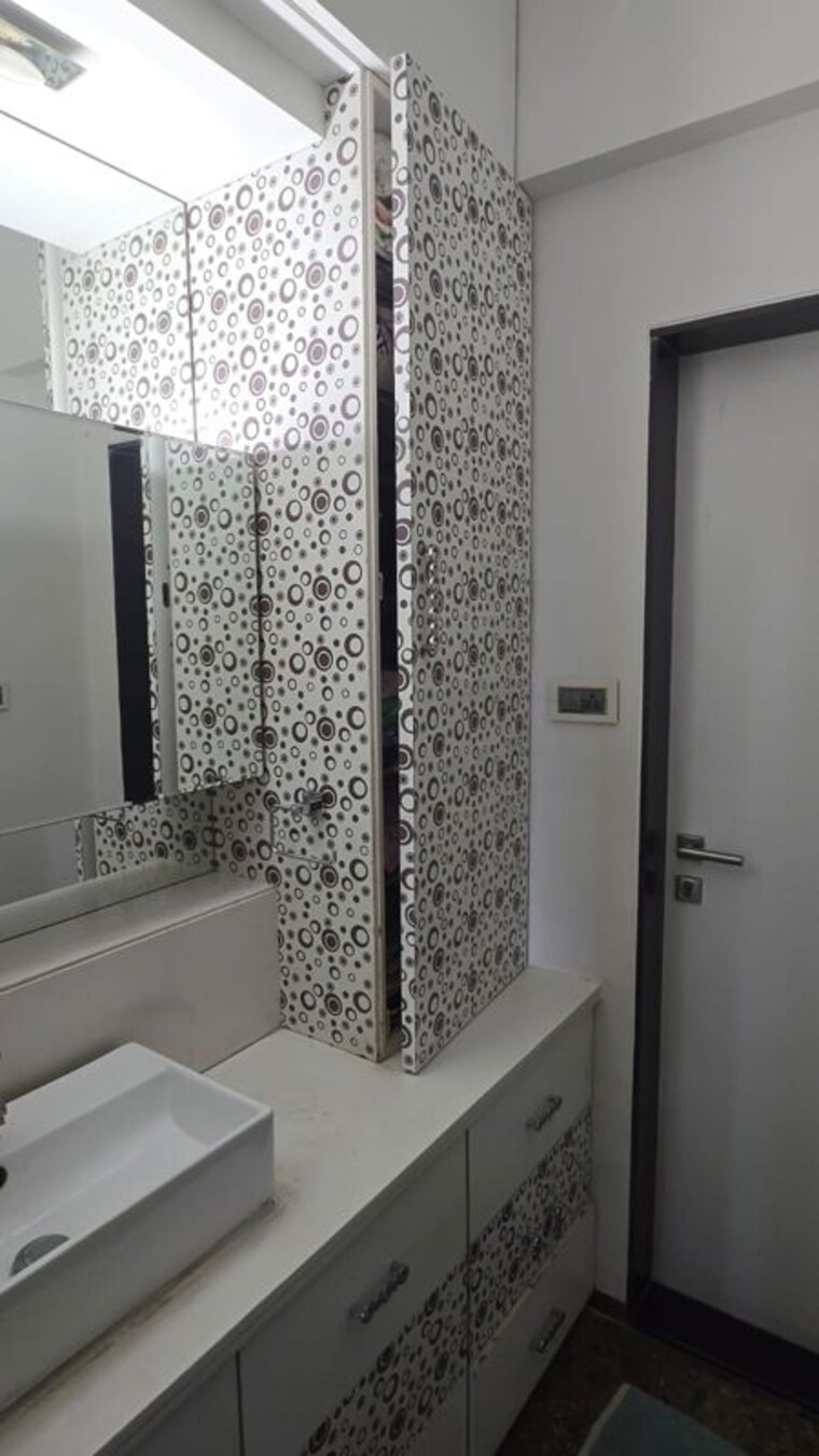 Bathroom, kalpataru-avenue 2 Bedroom 846 Sq.Ft. Apartment In Kandivali East Mumbai 10484031
