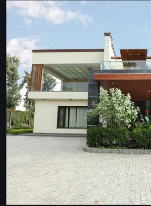 4 BHK Villa – Exterior View View at Nirvana Country Birch Court, Sector 50 - for Rent