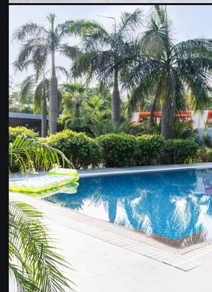 Swimming Pool in 4 BHK Villa at Nirvana Country Birch Court, Sector 50 – for Rent