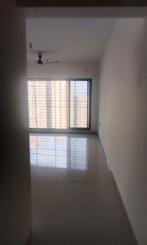 Room in 3.5 BHK Apartment at Acme Ozone, Manpada – for Rent