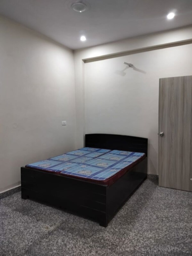 Bedroom, sector 47 2 Bedroom 1200 Sq.Ft. Builder Floor In Sector 47 Gurgaon 10484053