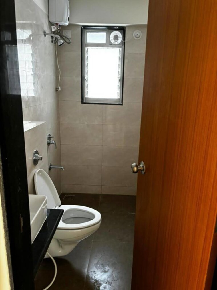 Bathroom, oxford-navrang-navkar 1 Bedroom 420 Sq.Ft. Apartment In Goregaon West Mumbai 10484062