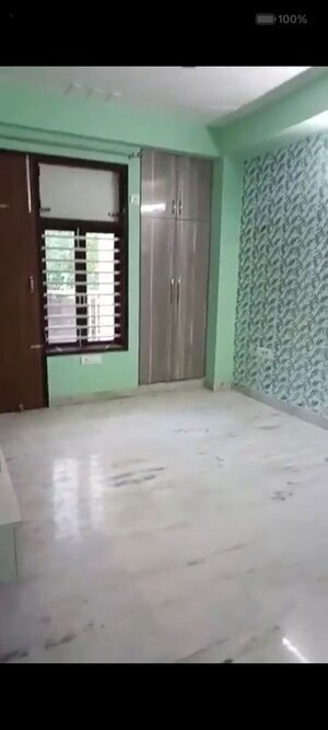 Room in 3 BHK Builder Floor at Sector 47 – for Rent