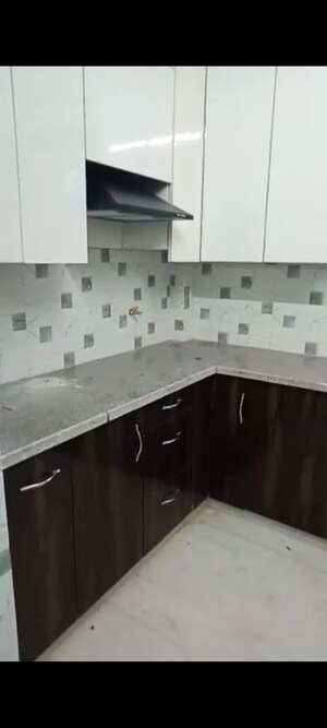Kitchen in 3 BHK Builder Floor at Sector 47 – for Rent