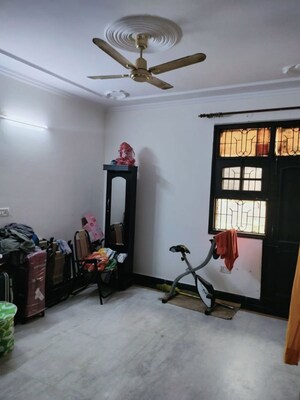 Living Room in 2 BHK Builder Floor at Sector 47 – for Rent