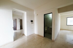 Room in 3 BHK Apartment at Ellisbridge – for Sale