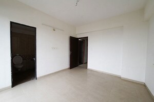 Room in 3 BHK Apartment at Ellisbridge – for Sale
