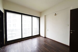 Room in 3 BHK Apartment at Ellisbridge – for Sale