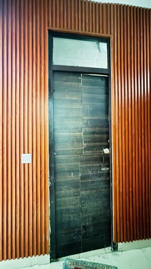 Bathroom in 3 BHK Apartment at Kbnows Apartment, Sector 16 Greater Noida – for Rent