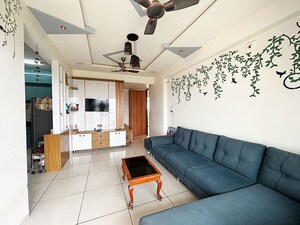 Team Area in 2 BHK Apartment at Ellisbridge – for Sale