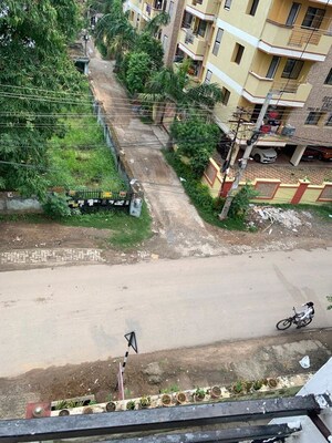 Plot Area in 3 BHK Apartment at Morabadi – for Rent