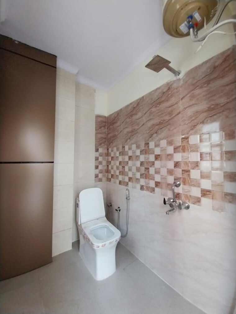 Bathroom, sector 31 Pg For Boys & Girls In Sector 31 10484302