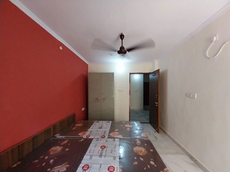 Bedroom, sector 31 Pg For Boys & Girls In Sector 31 10484302