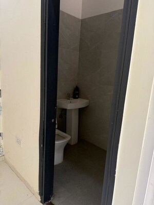 Bathroom in 3 BHK Apartment at Patiala Road – for Rent