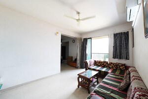 Bedroom in 3.5 BHK Apartment at Ellisbridge – for Sale
