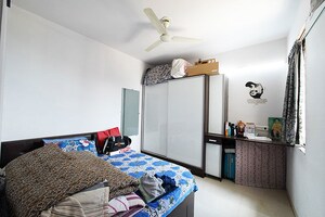 Bedroom in 3.5 BHK Apartment at Ellisbridge – for Sale