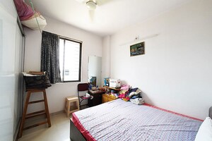 Bedroom in 3.5 BHK Apartment at Ellisbridge – for Sale
