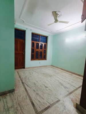 Room in 2 BHK Apartment at Sector 46 – for Rent