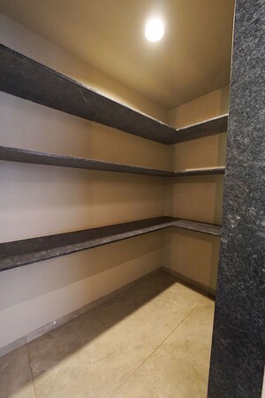 Furnished Amenities in 3 BHK Apartment at Ellisbridge – for Sale