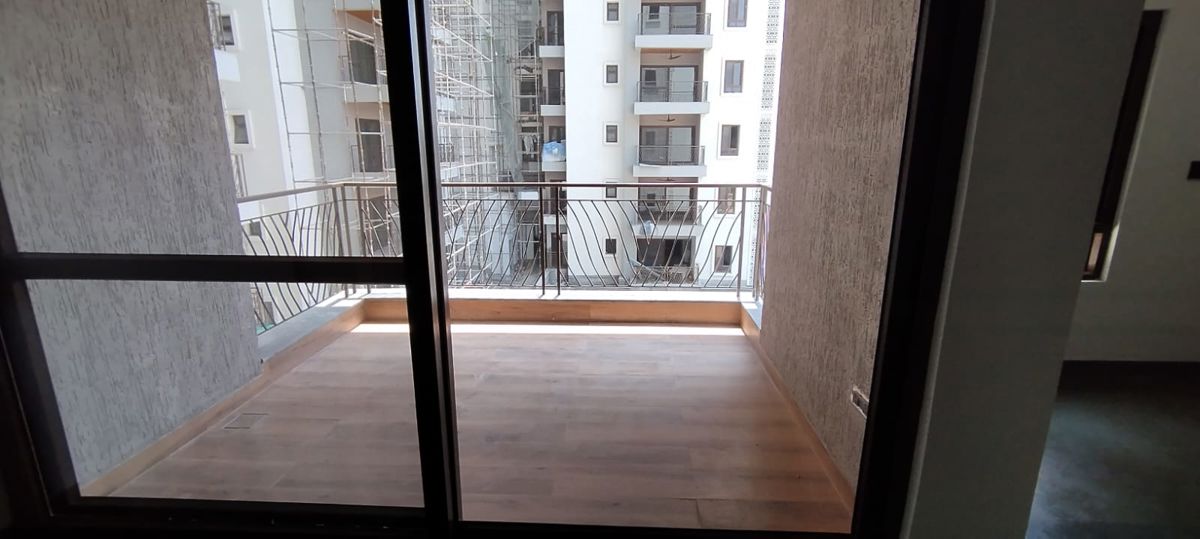 3 BHK 1700 Sq.Ft. Apartment in Centreo 