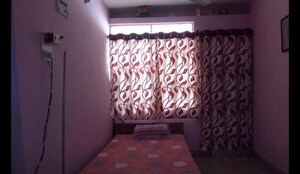Bedroom in 2 BHK Builder Floor at Morabadi – for Rent