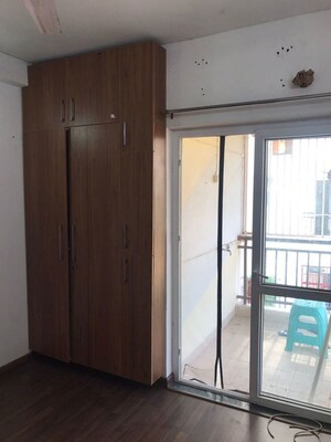 Room in 2 BHK Apartment at Sector 16 A – for Rent
