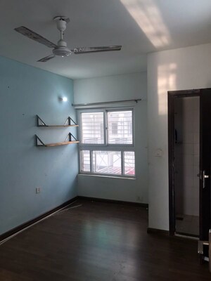 Room in 2 BHK Apartment at Sector 16 A – for Rent