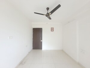 Room in 1.5 BHK Apartment at Godrej Emerald, Ghodbunder Road – for Rent